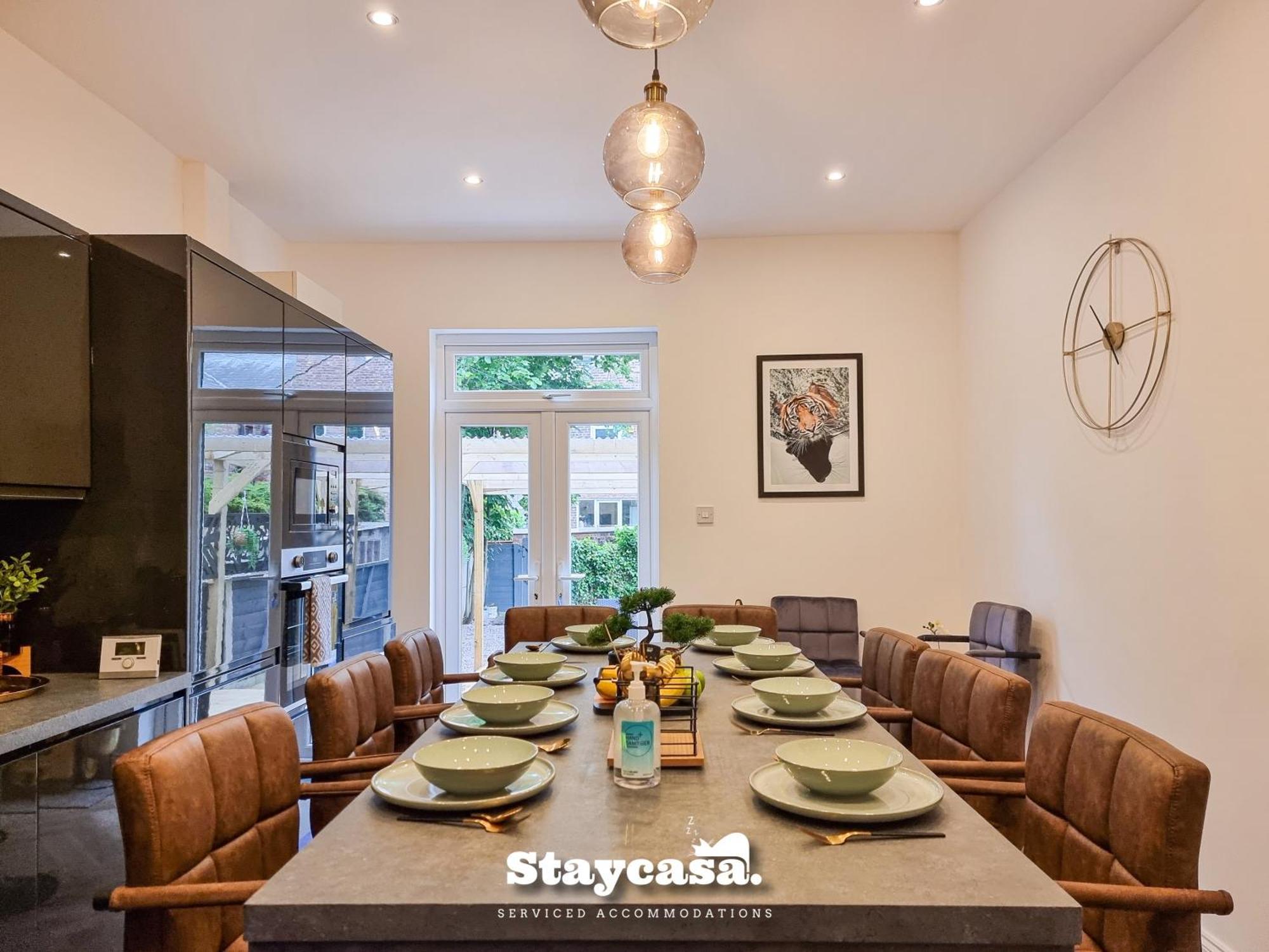Spacious 5br In Leafy Withington